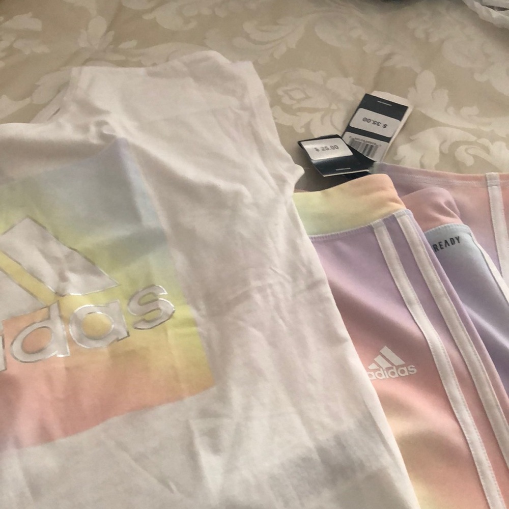 2 pieces adidas matched set Capri and tee shirt new with tags pastels